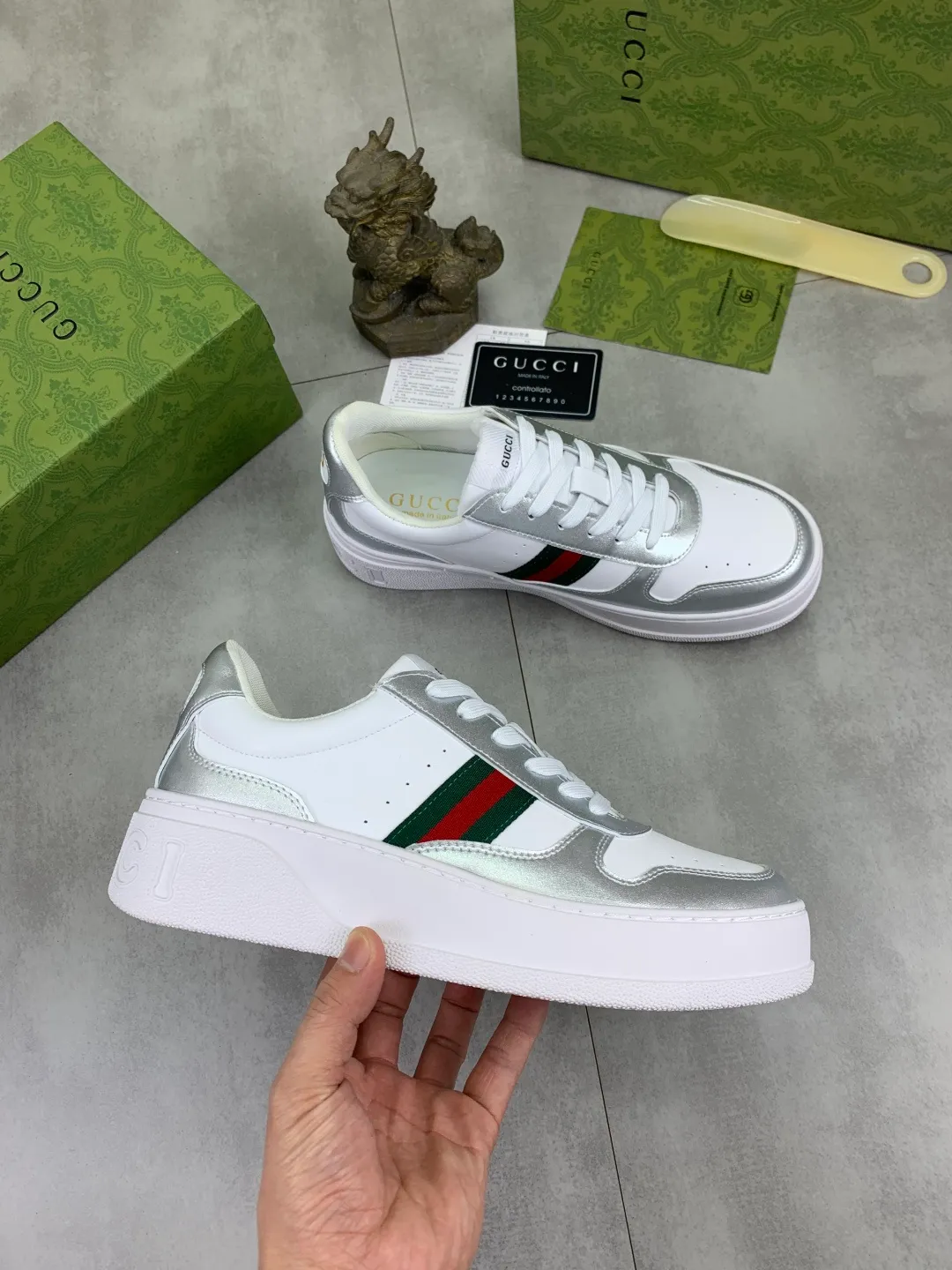 Men's shoes 💰P400💰【New model】 🆘 The latest model from Gucci official website 🎁 Classic casual and fashionable men's shoes 👟 Hot model 💥 Simple and elegant style, exclusive for trendy men. Unique latest brand elements from the official website 👑 Original Gucci decoration, fashionable and generous, made of original soft calfskin fabric ➕ Comfortable soft pigskin lining ✅Wear-resistant rubber outsole specified on the official website_Full elasticity, classic model taken in real life🎬Color: 5️⃣colors available😍Number: 38-44 (45 46 customized)